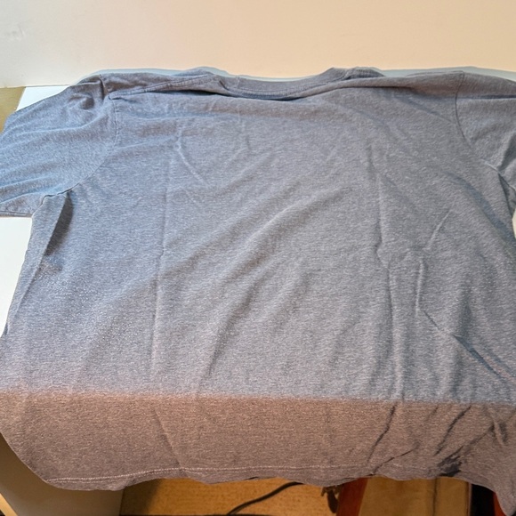 Men's Blue Graphic T-Shirt Old Navy, Raceway - Picture 3 of 3